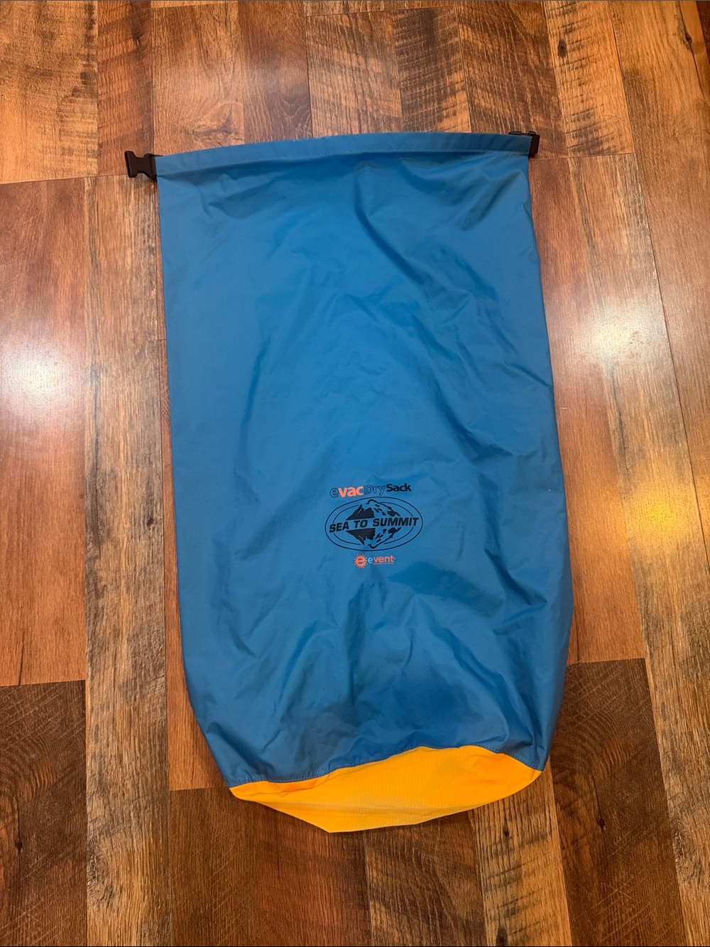 Sea to Summit Vacuum Sack Dry Bag - Blue with Yellow Base (3275)